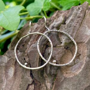 Boucles d’oreilles argent 925 artisanales « Un Grain sur le Fil »