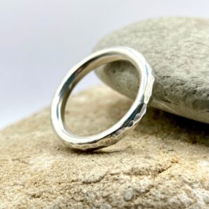 Bague argent 925 artisanale "Anneau martelé épais" – Collection Texture