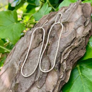 Boucles d’oreilles argent 925 artisanales « Un Grain sur le Fil »