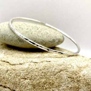Bracelet jonc argent 925 artisanal martelé fin- Collection "Texture"